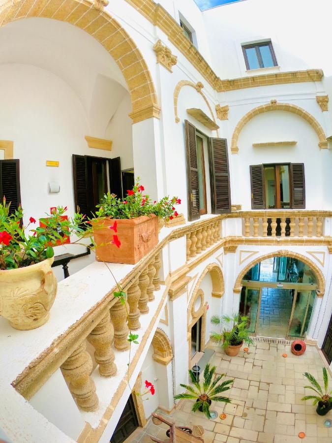 Al Pescatore Hotel & Restaurant Галлиполи Экстерьер фото